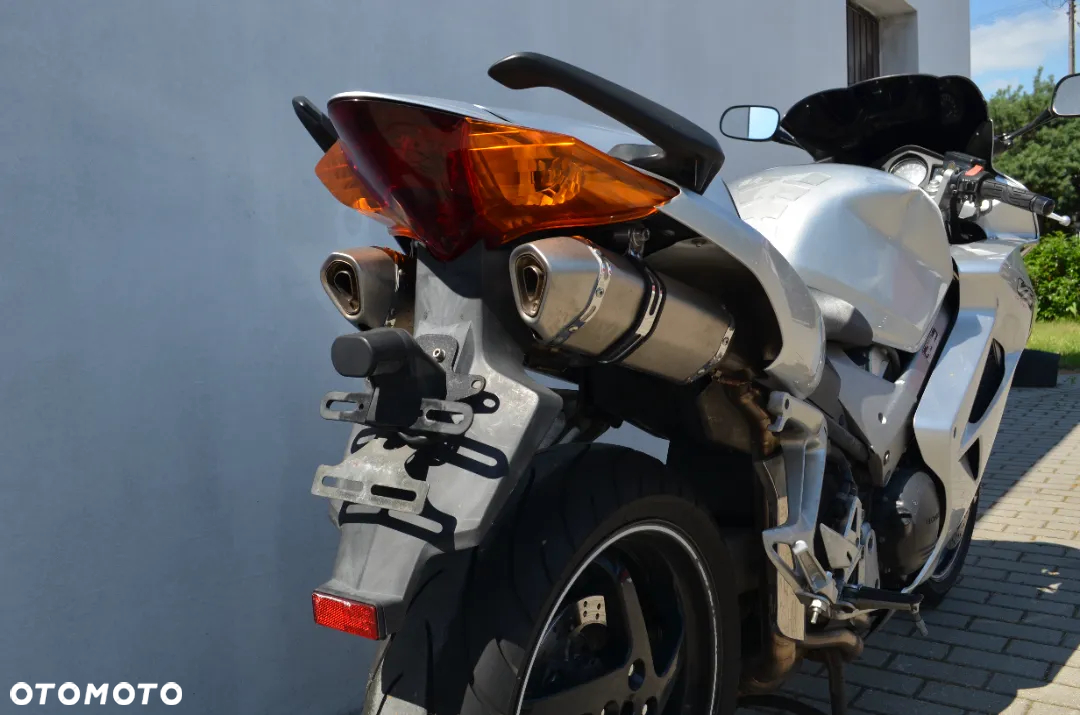 Honda VFR - 19