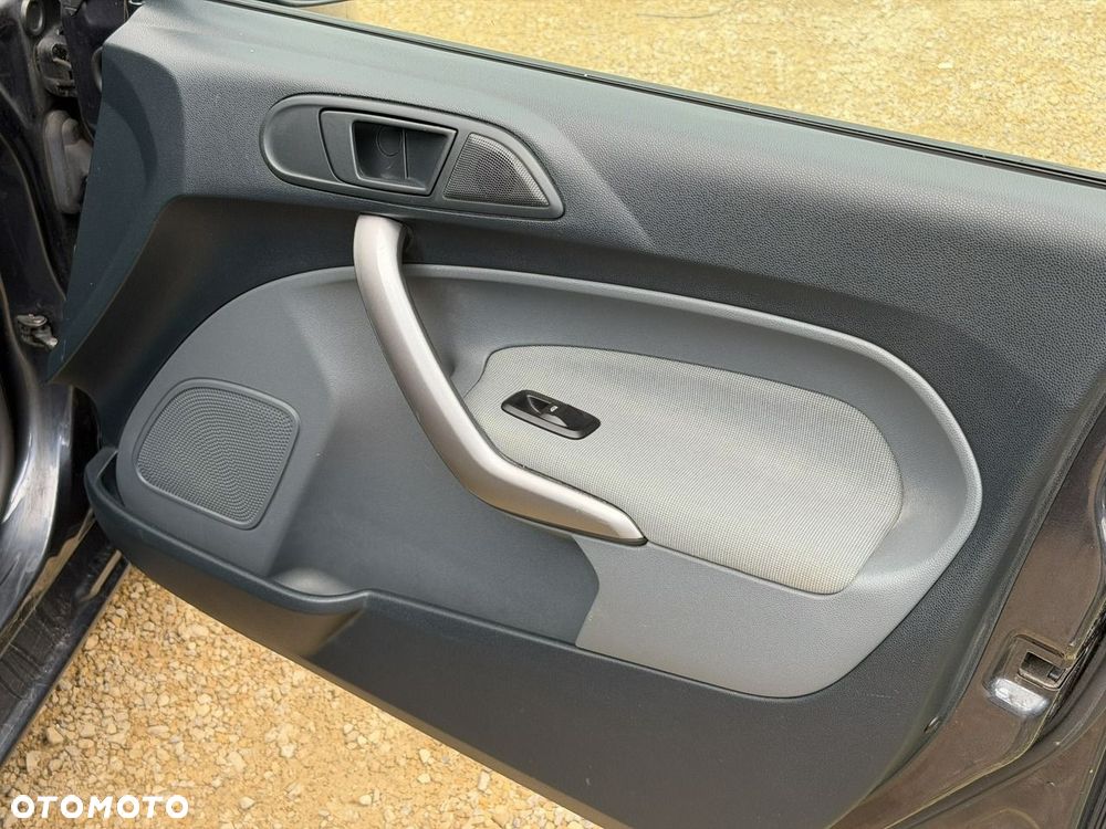 Ford Fiesta - 16