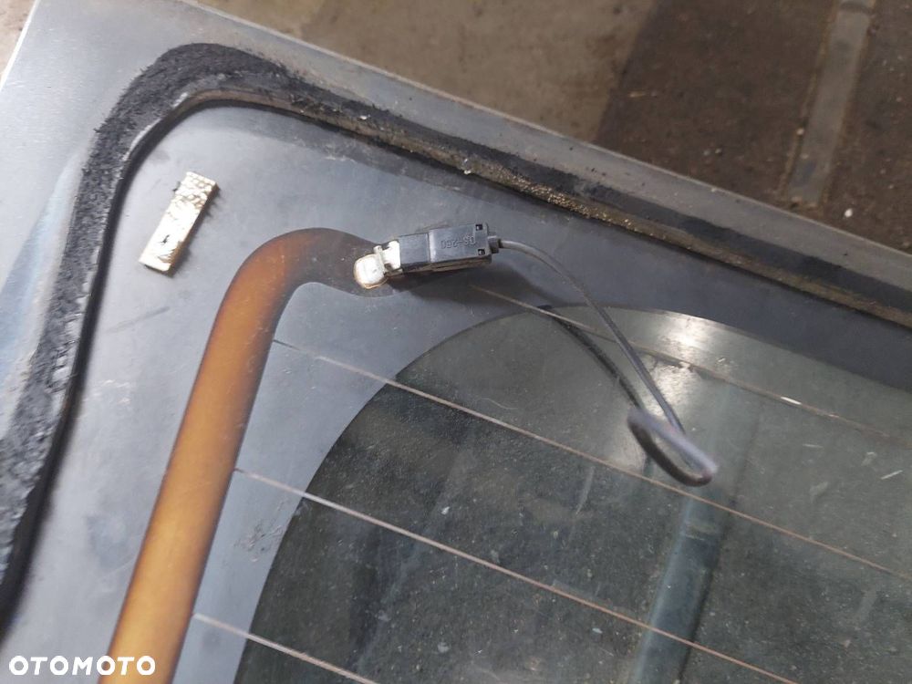 SZYBA TYŁ KLAPY BAGAŻNIKA SUZUKI IGNIS I HB 3D 00-06 - 3