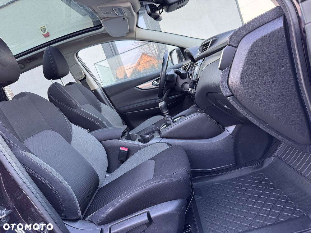 Nissan Qashqai 1.2 DIG-T N-Connecta - 25