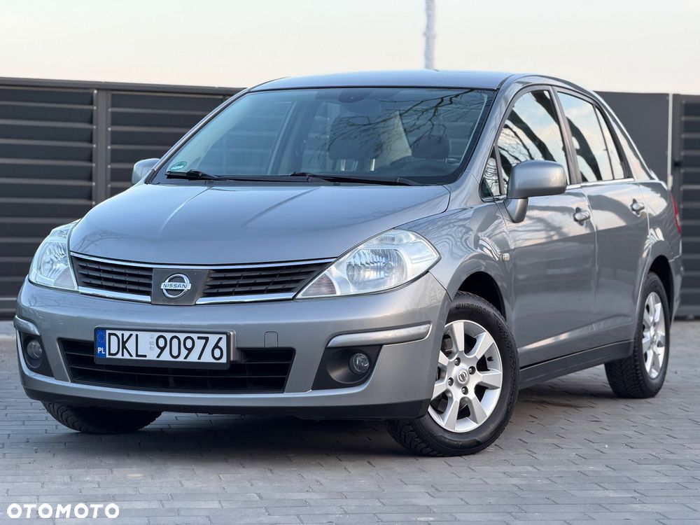 Nissan Tiida 1.8 Tekna - 1