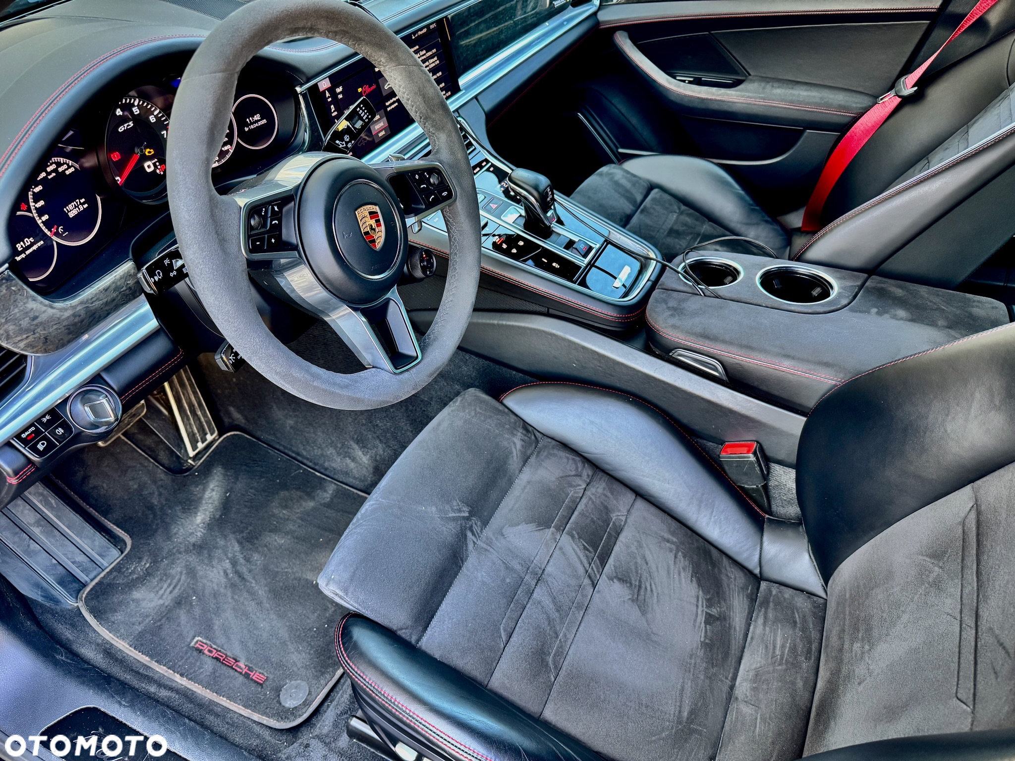 Porsche Panamera GTS - 9