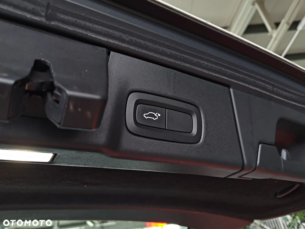 Volvo V90 D4 R-Design - 20