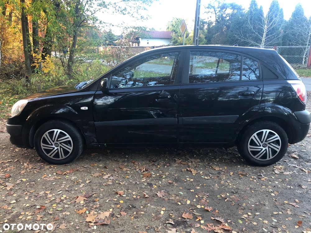 Kia Rio - 11