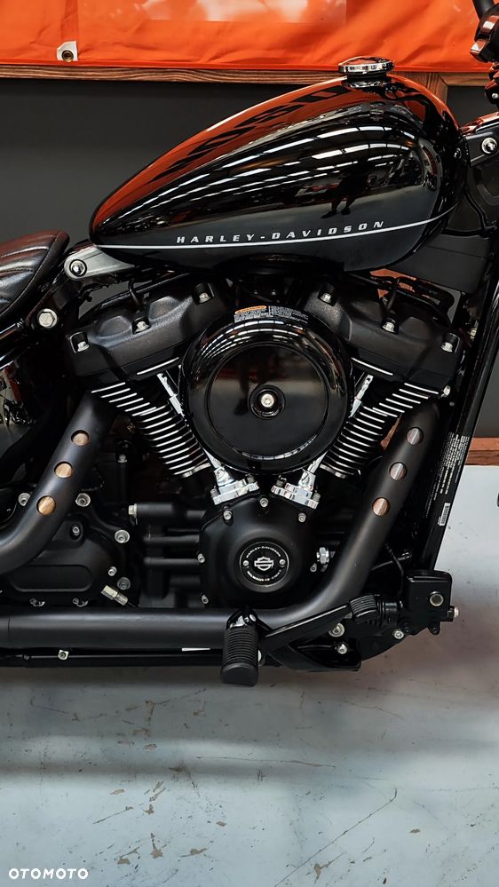 Harley-Davidson Softail Street Bob - 15