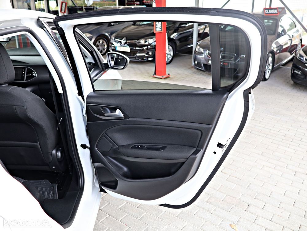 Peugeot 308 1.6 BlueHDi Active J17 - 36