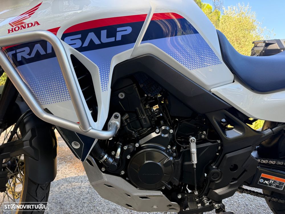 Honda Transalp 750 - 8