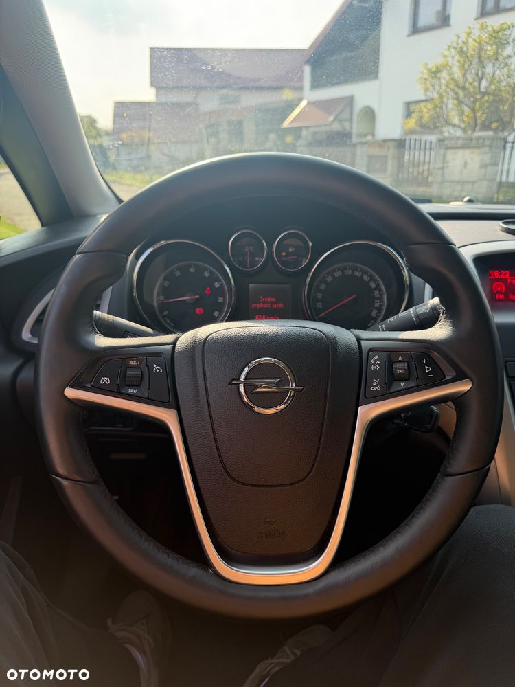 Opel Astra 1.4 Turbo 150 Jahre - 18