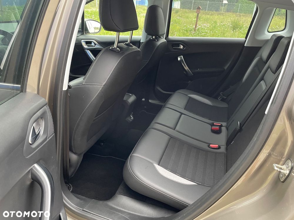 Peugeot 2008 1.2 Pure Tech Allure S&S - 13