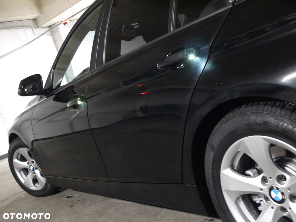 BMW Seria 3 320d Touring Efficient Dynamics Edition - 37