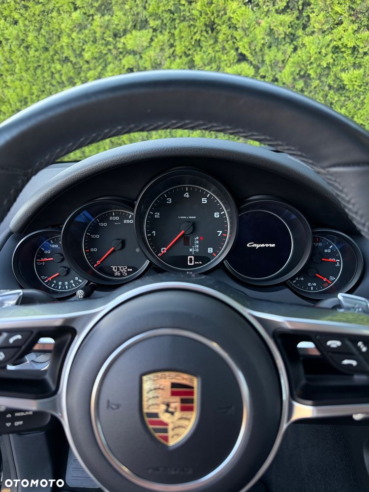 Porsche Cayenne - 11