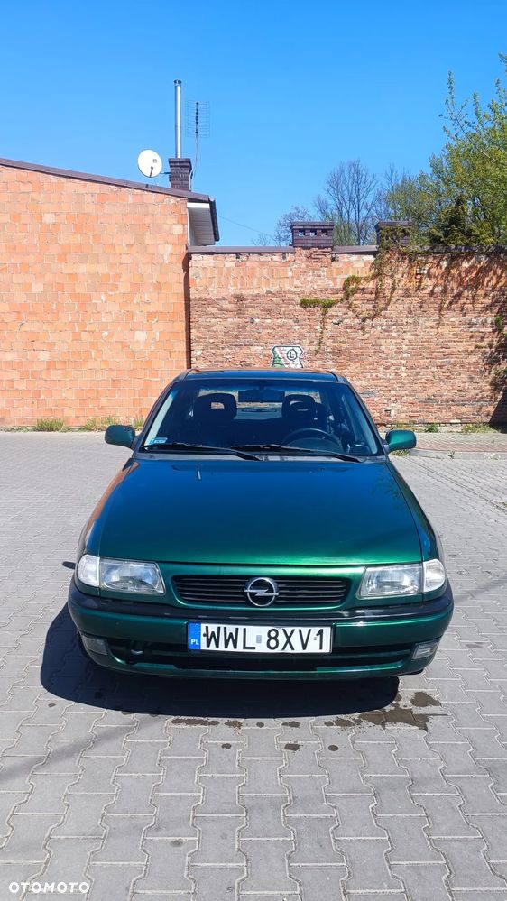Opel Astra 1.4 16v GL - 12