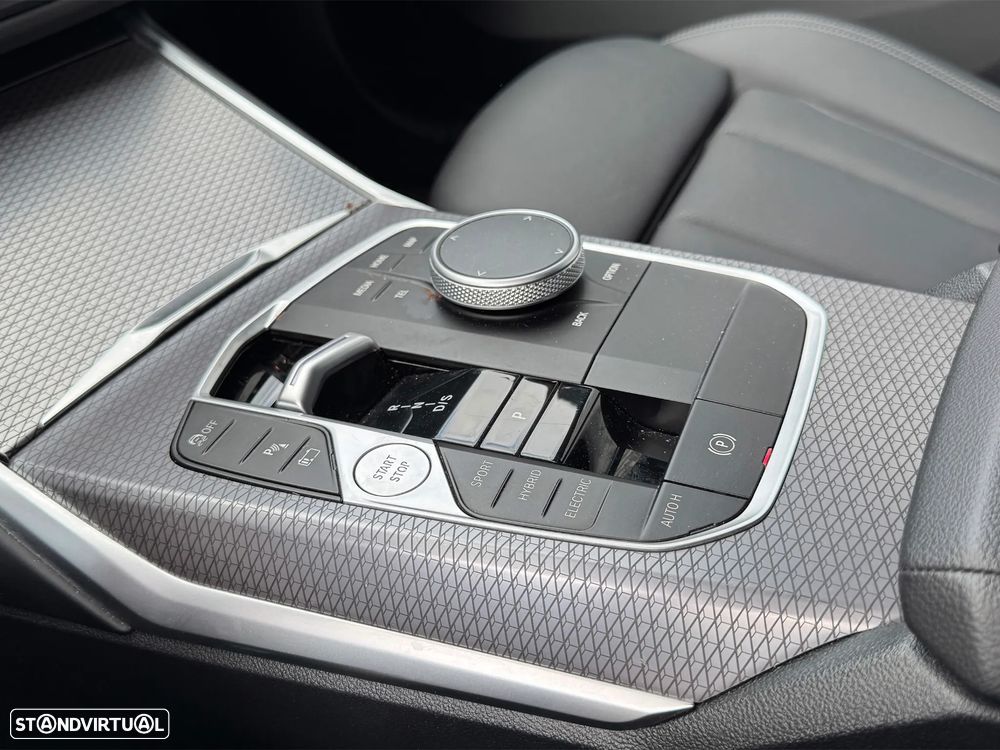 BMW 330 e Pack Desportivo M Auto - 14