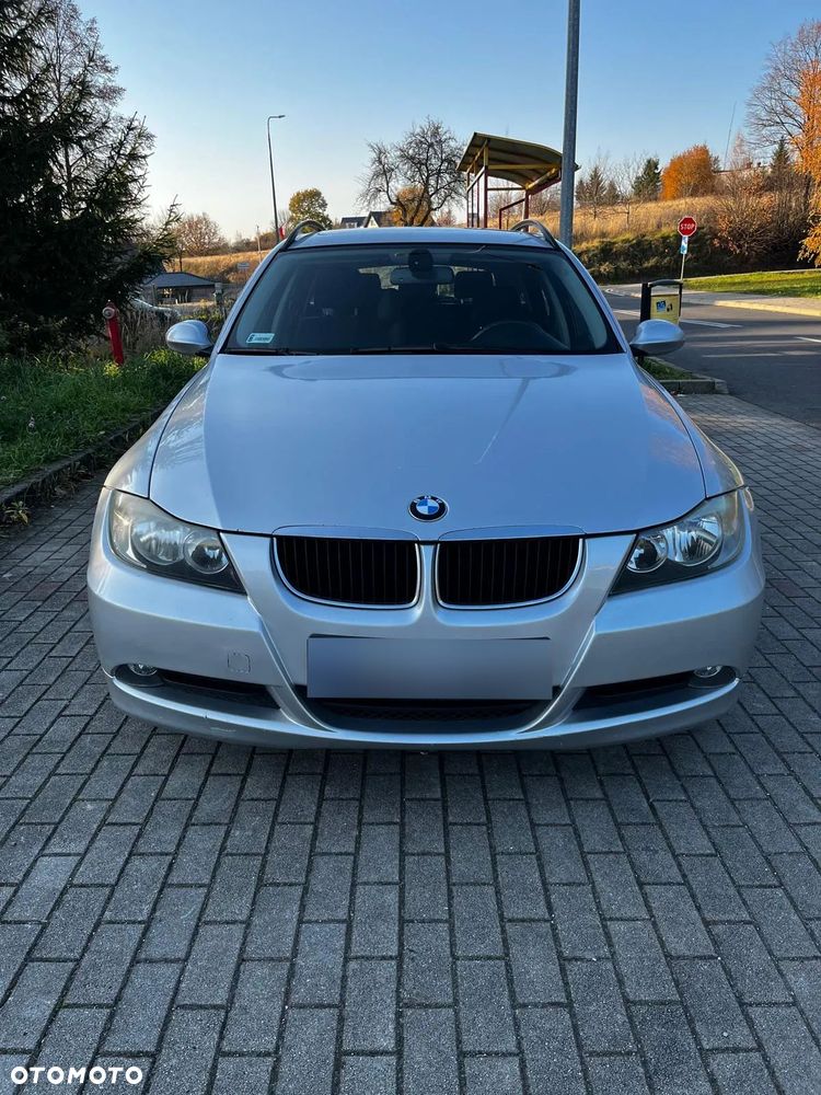 BMW Seria 3 318i - 1