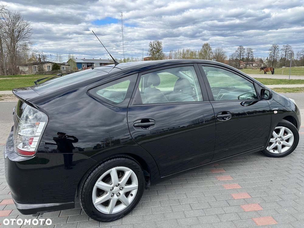 Toyota Prius 1.5 VVT-i Sol - 8