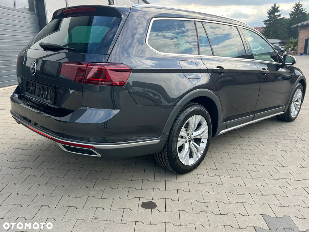 Volkswagen Passat Alltrack 2.0 TDI SCR DSG 4Motion - 3