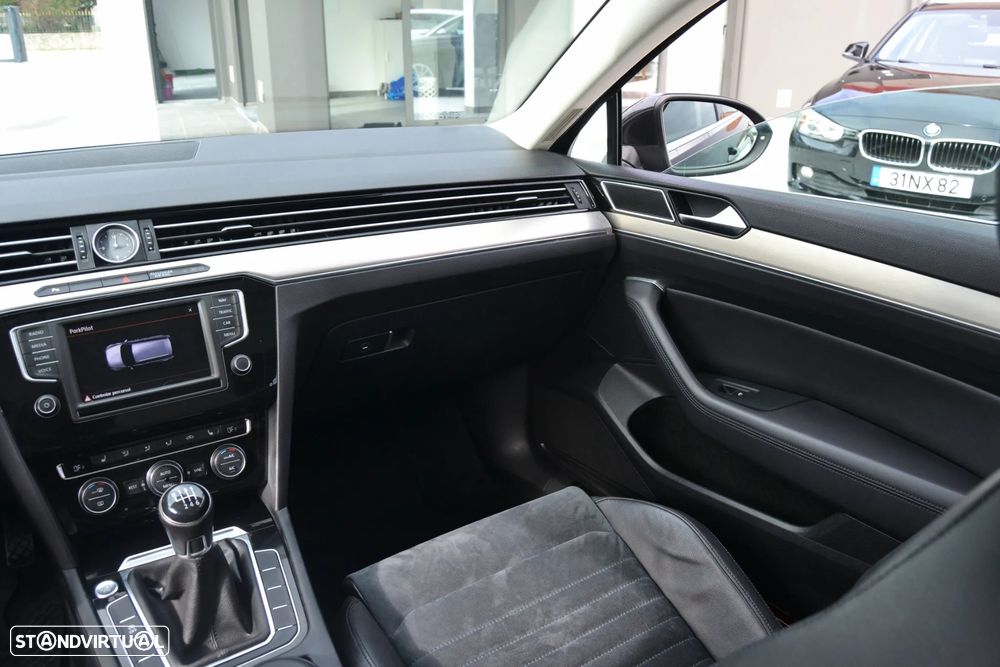 VW Passat Variant 2.0 TDI Highline - 13