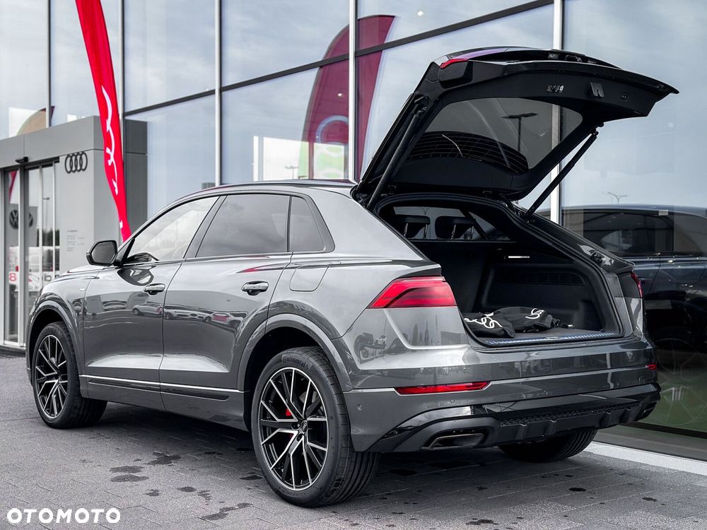 Audi Q8 - 8