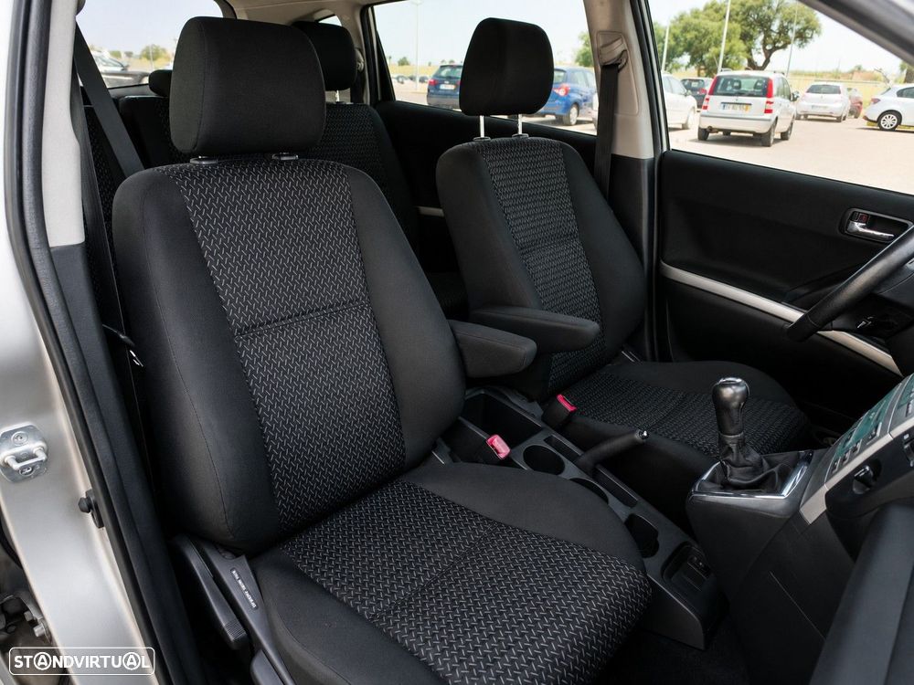 Toyota Corolla Verso 1.6 VVT-i - 15