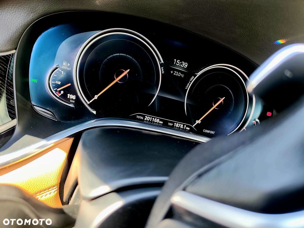 BMW Seria 7 740d xDrive - 28