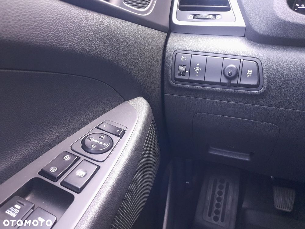 Hyundai Tucson 1.7 CRDI BlueDrive Classic 2WD - 19