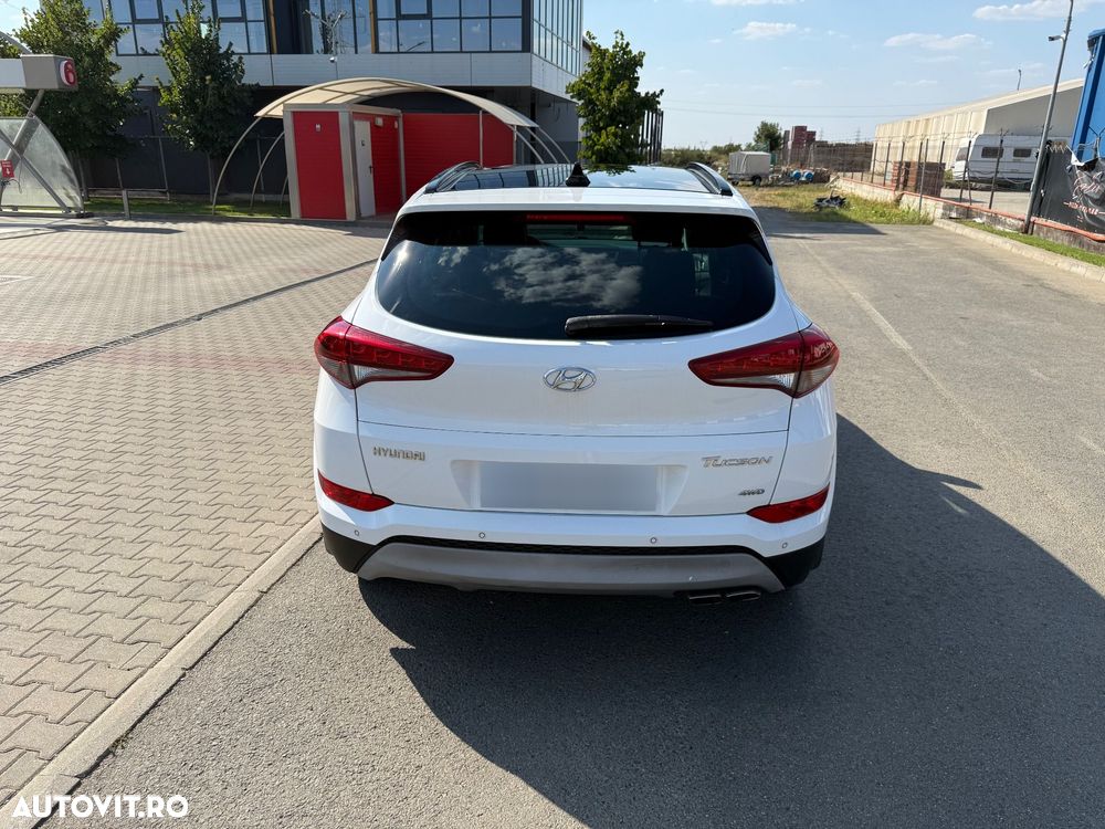 Hyundai Tucson 2.0 CRDI 4WD 6AT Luxury Pack+ - 12