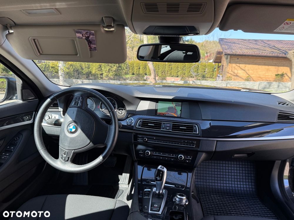 BMW Seria 5 520d - 23