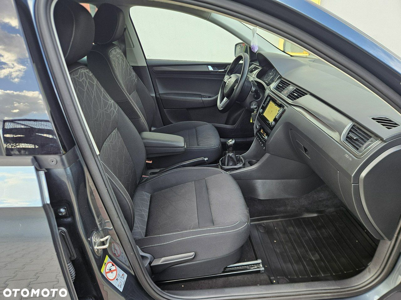 Skoda RAPID Spaceback 1.0 TSI Clever - 21