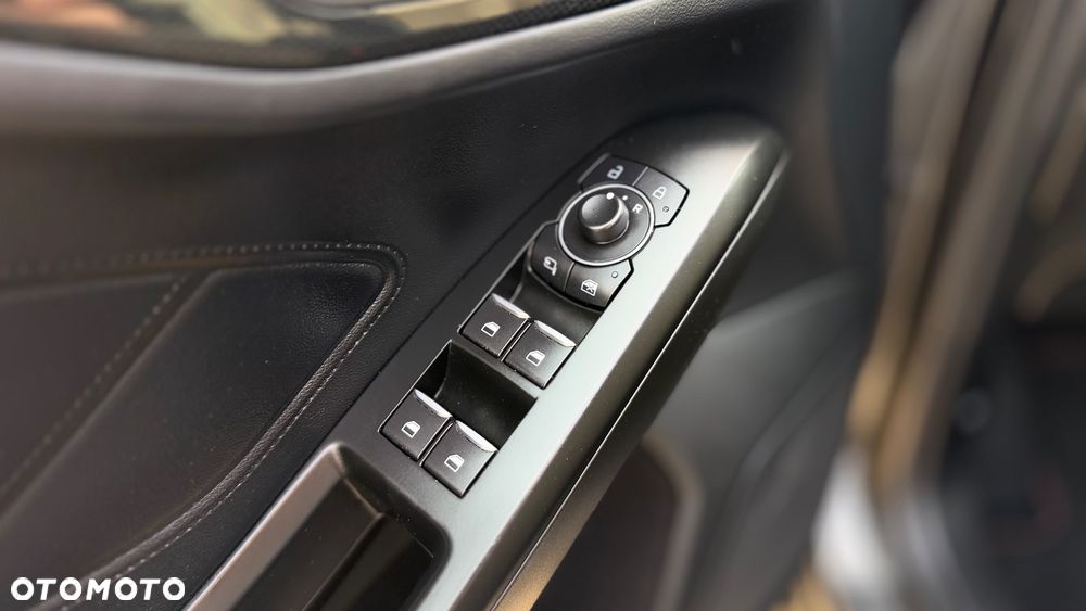 Ford Focus ver-1-0-ecoboost-mhev-st--line - 12