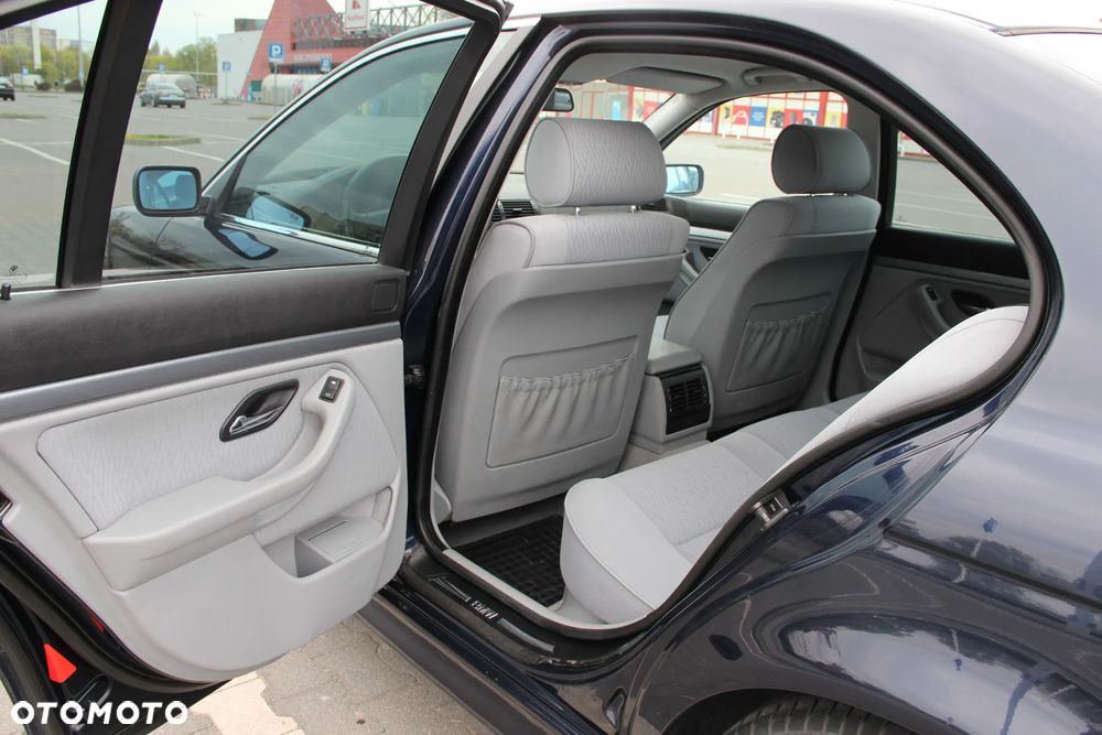 BMW Seria 5 520i - 11