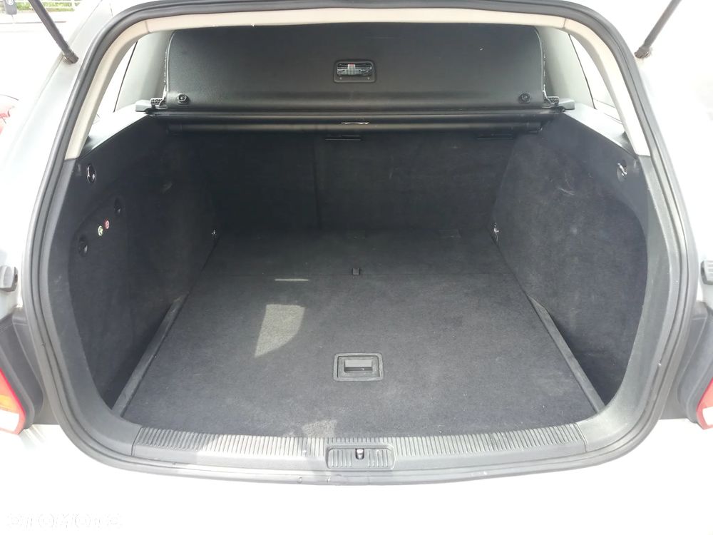 Volkswagen Golf 1.9 TDI DPF Trendline BlueMotion - 15