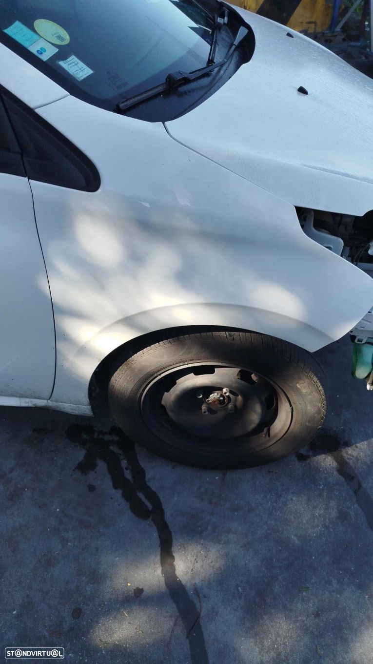 Guarda-lamas direito PEUGEOT 208 - 1