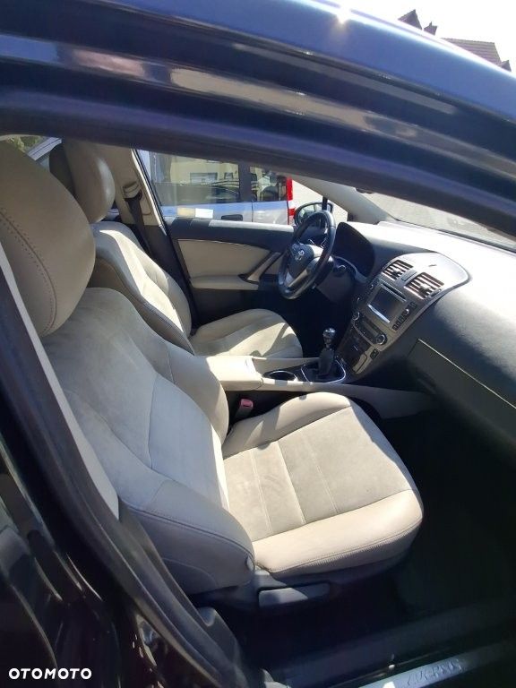 Toyota Avensis 1.8 Premium - 5