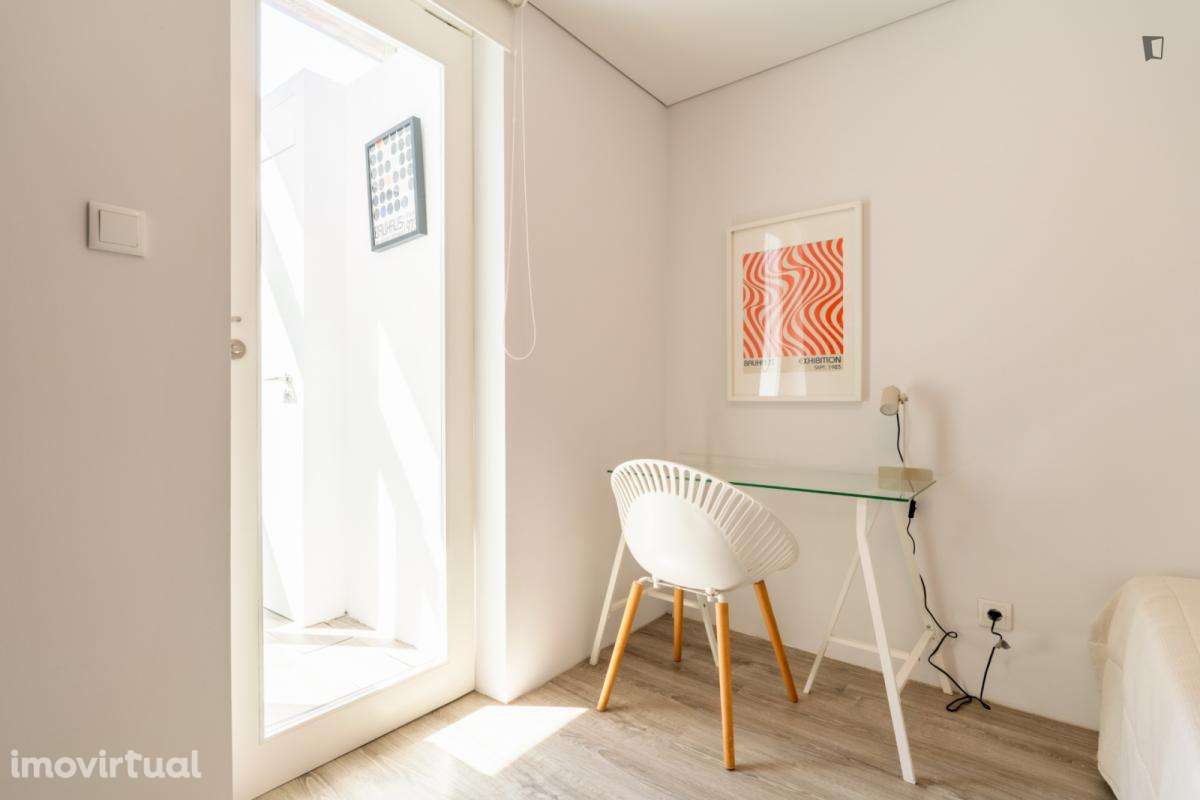 Quarto - localizado em Paranhos Porto - Grande imagem: 2/37