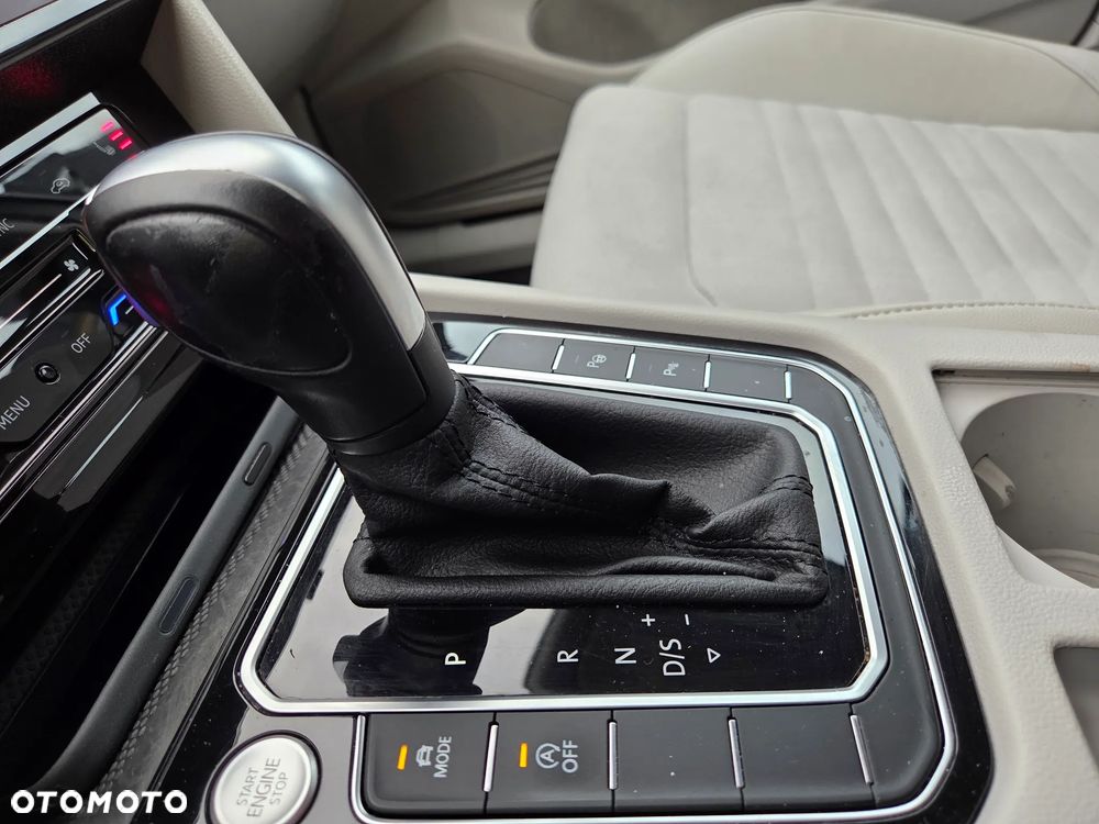 Volkswagen Passat 2.0 TDI 4Mot Elegance DSG - 32