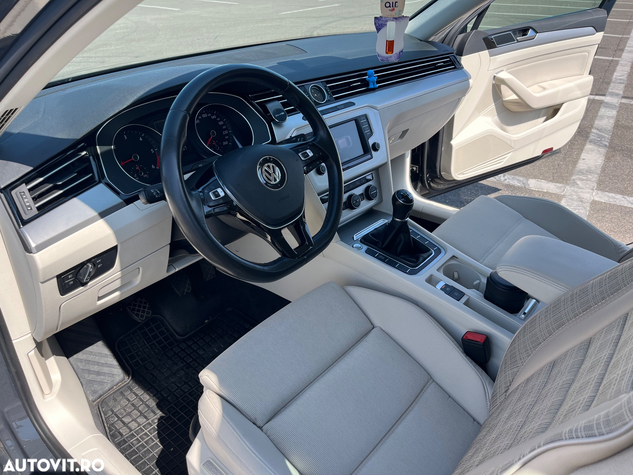 Volkswagen Passat 2.0 TDI Highline - 11
