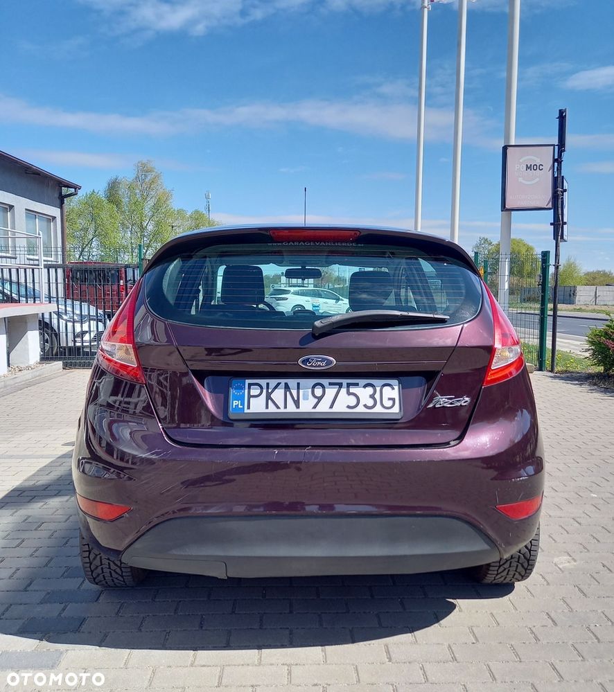 Ford Fiesta 1.6 TDCi DPF Trend - 12