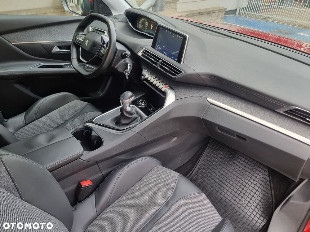 Peugeot 3008 1.2 PureTech Allure S&S - 18