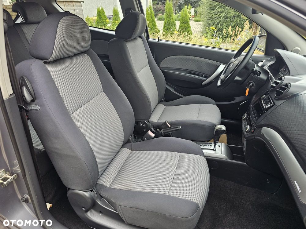 Chevrolet Aveo 1.4 16V LS - 23
