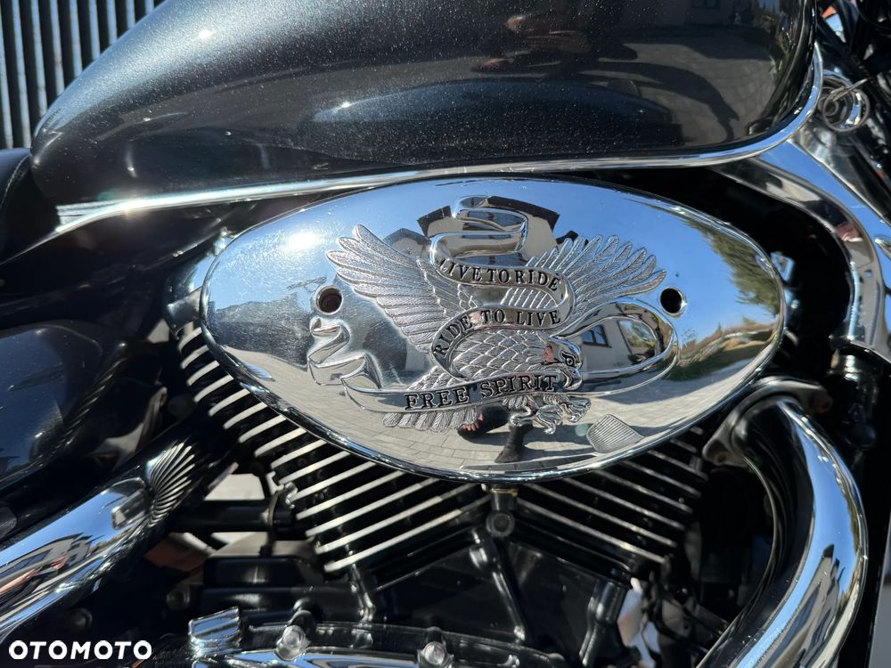 Suzuki VL 800 Volusia - Boulevard C50 - 24