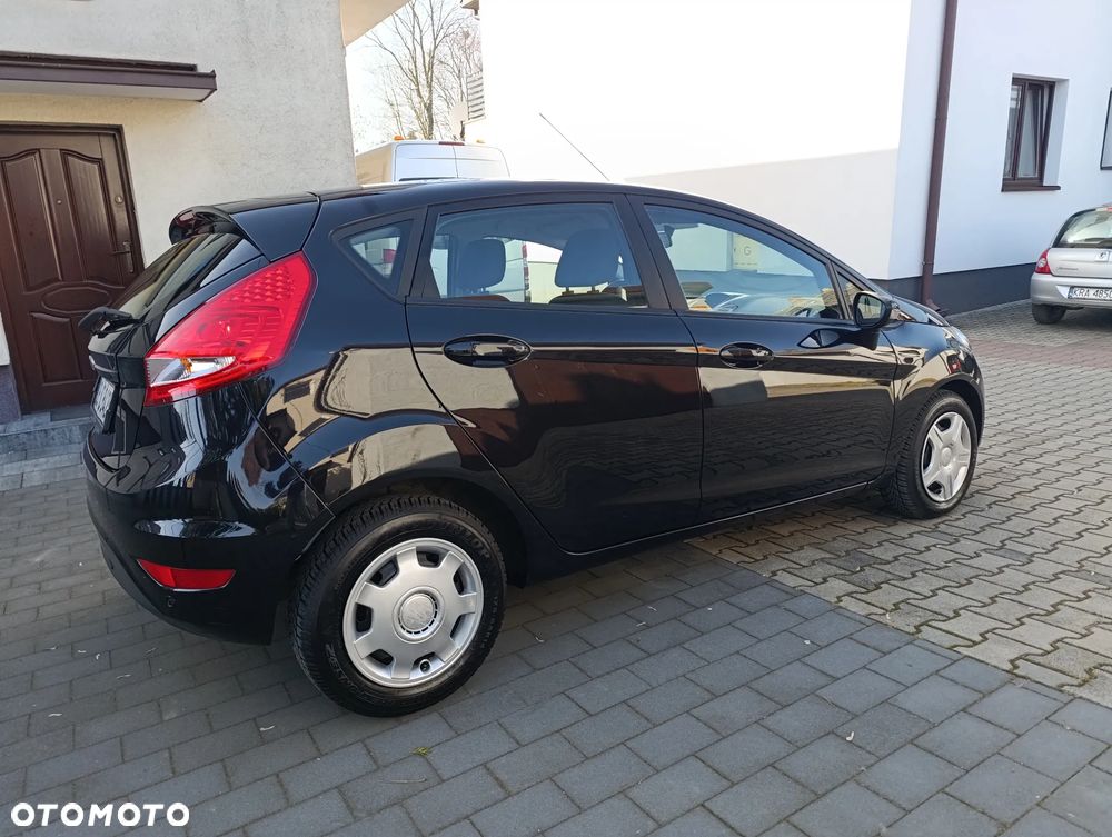 Ford Fiesta 1.25 Celebration - 8