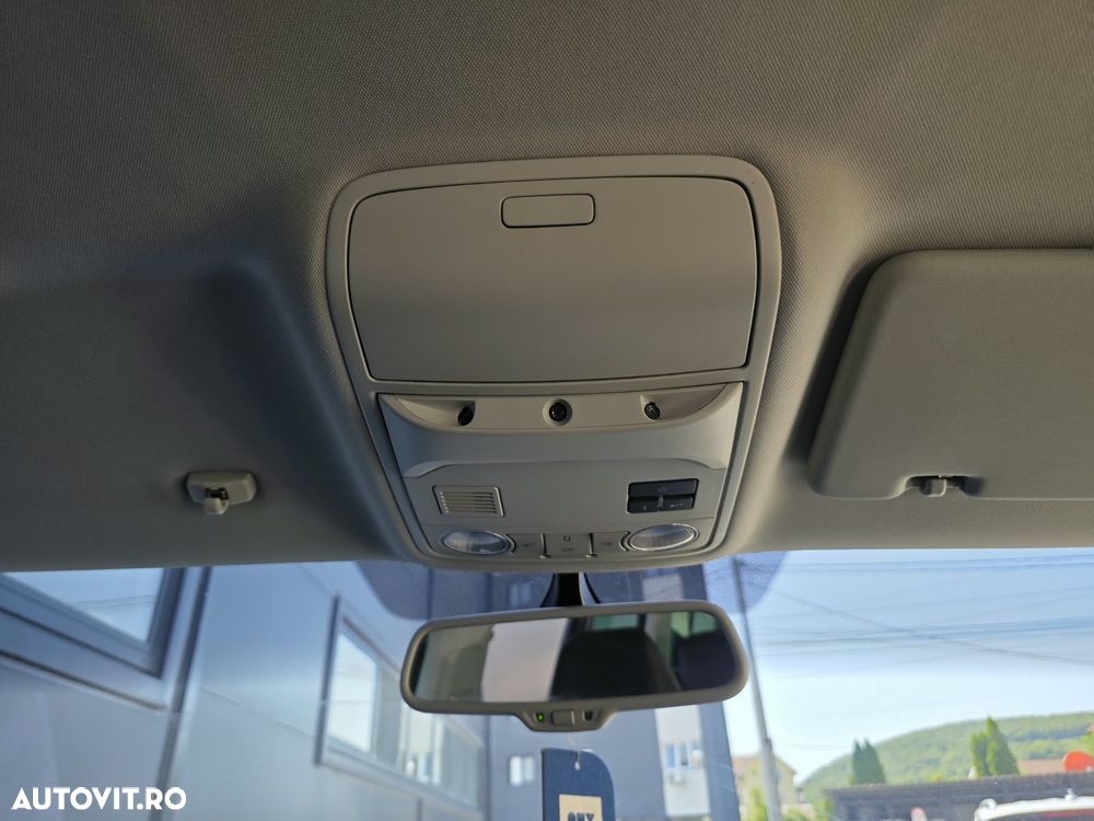 Volkswagen Sharan 2.0 TDI DSG Blue Motion Comfortline - 25