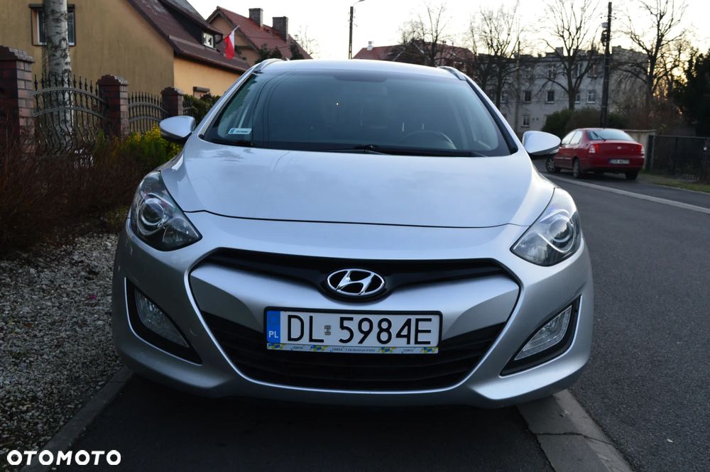 Hyundai i30 i30cw 1.6 CRDi Fifa World Cup Edition - 4