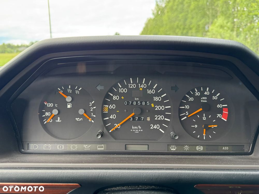 Mercedes-Benz W124 (1984-1993) - 32