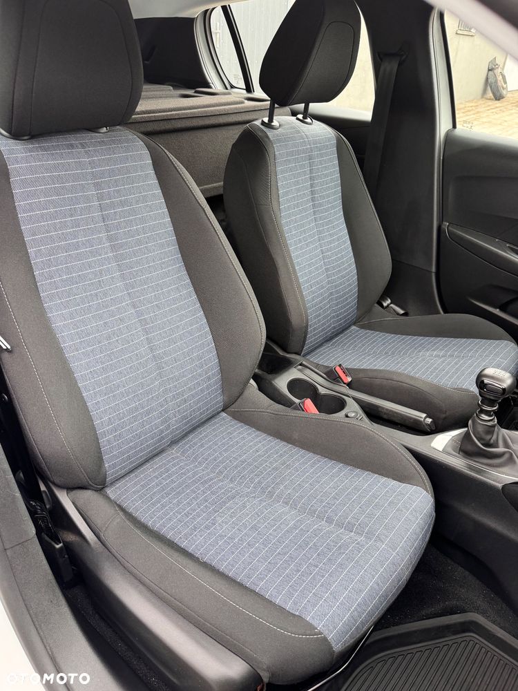Peugeot 208 - 13