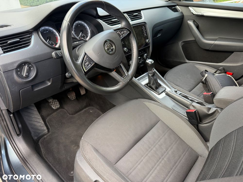 Skoda Octavia 2.0 TDI Premium Edition - 17