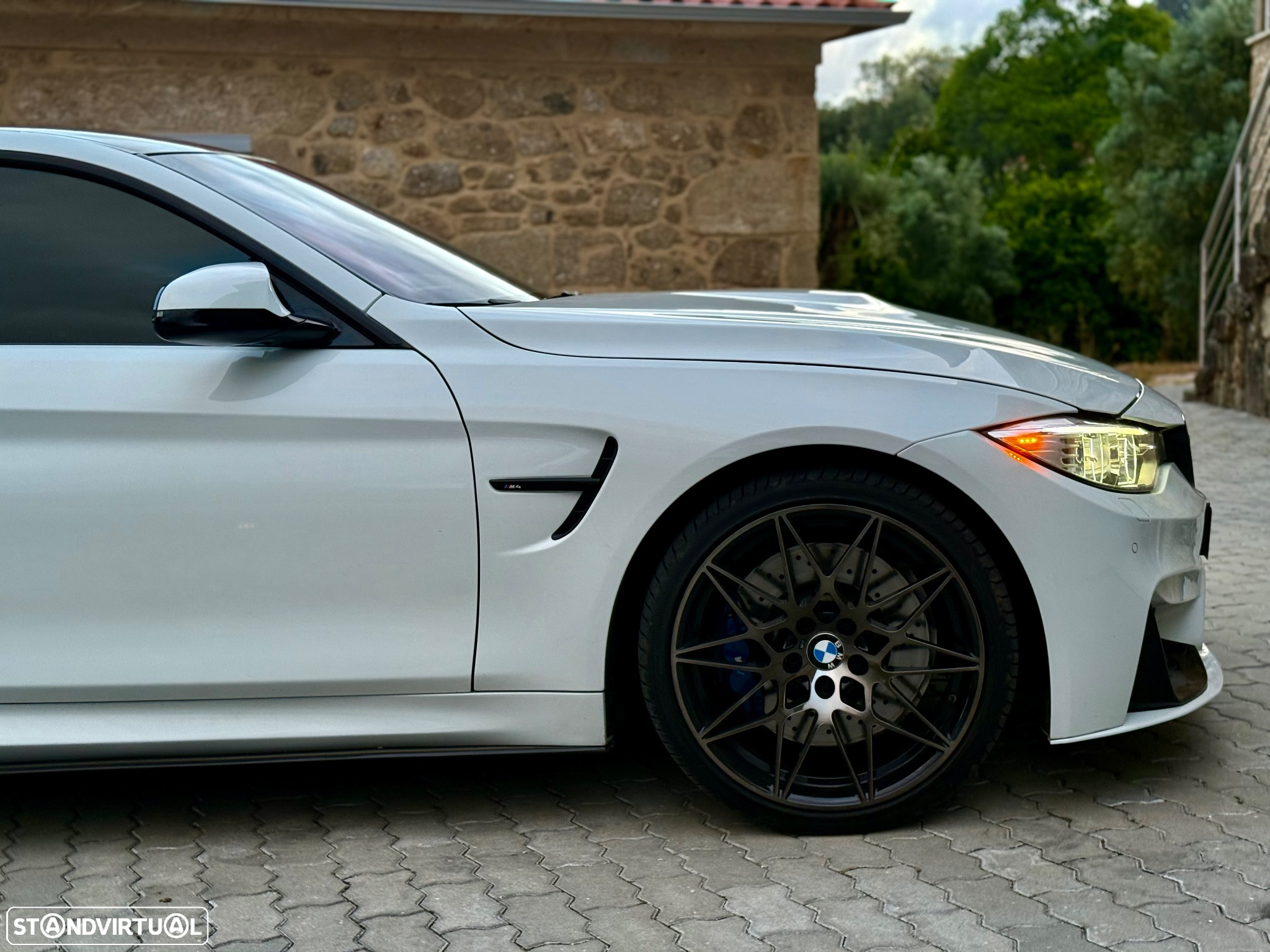 BMW M4 Coupe DKG - 16