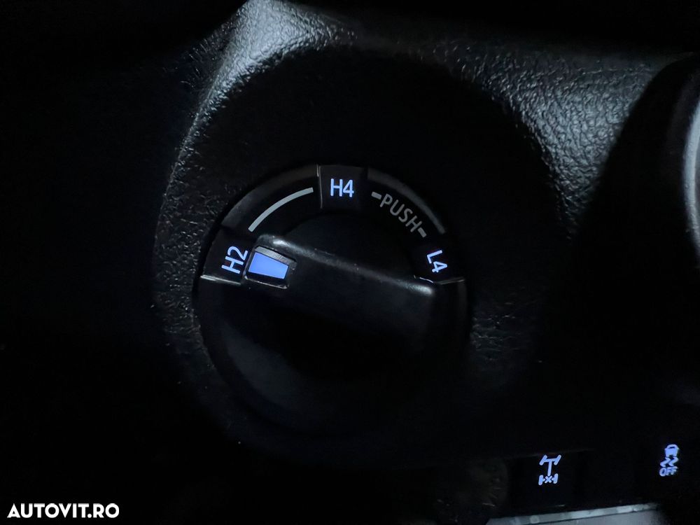 Toyota Hilux 2.4D 150CP 4x4 Double Cab 6MT Style - 16