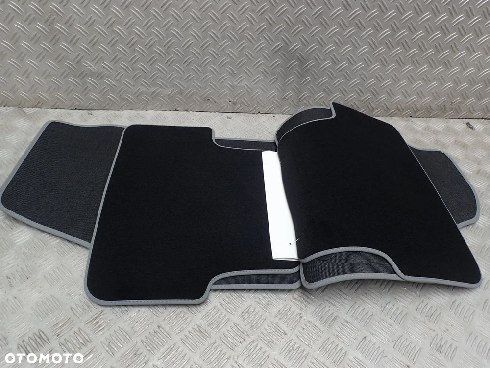 DYWANIKI WELUROWE VW POLO 2G1061270 - 1