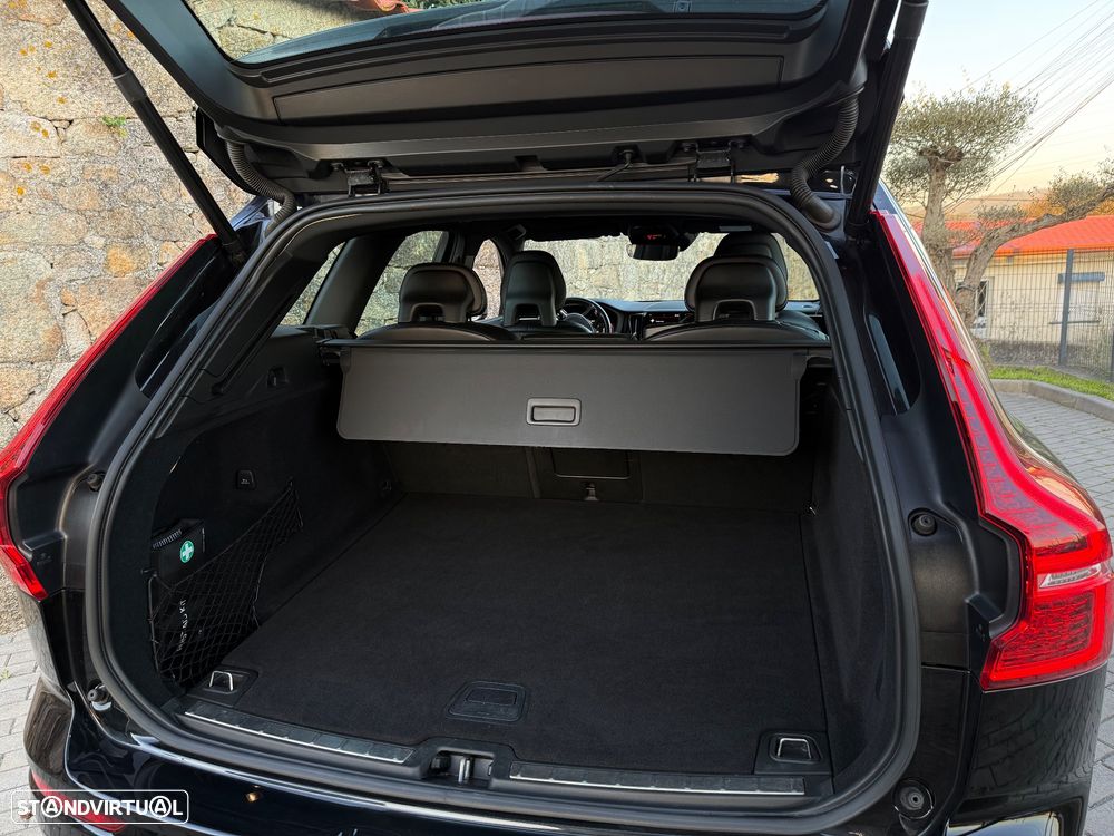 Volvo XC 60 2.0 D4 R-Design Geartronic - 52